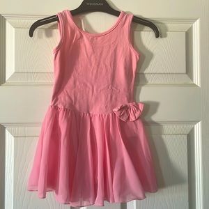🩰Little girl’s dance leotard with attached skirt.